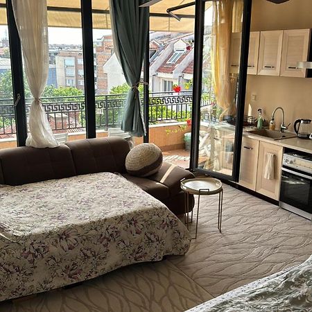 Downtown Central Apartment With Working Kitchen, City Views & Free Parking Kazanlŭk المظهر الخارجي الصورة