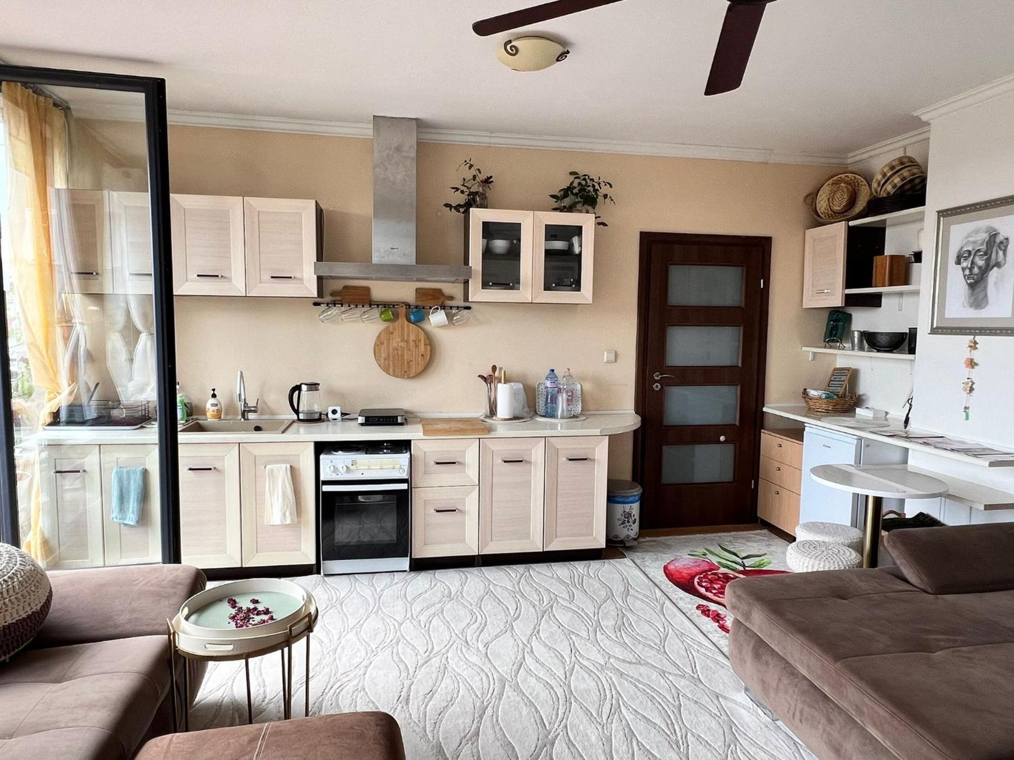 Downtown Central Apartment With Working Kitchen, City Views & Free Parking Kazanlŭk المظهر الخارجي الصورة