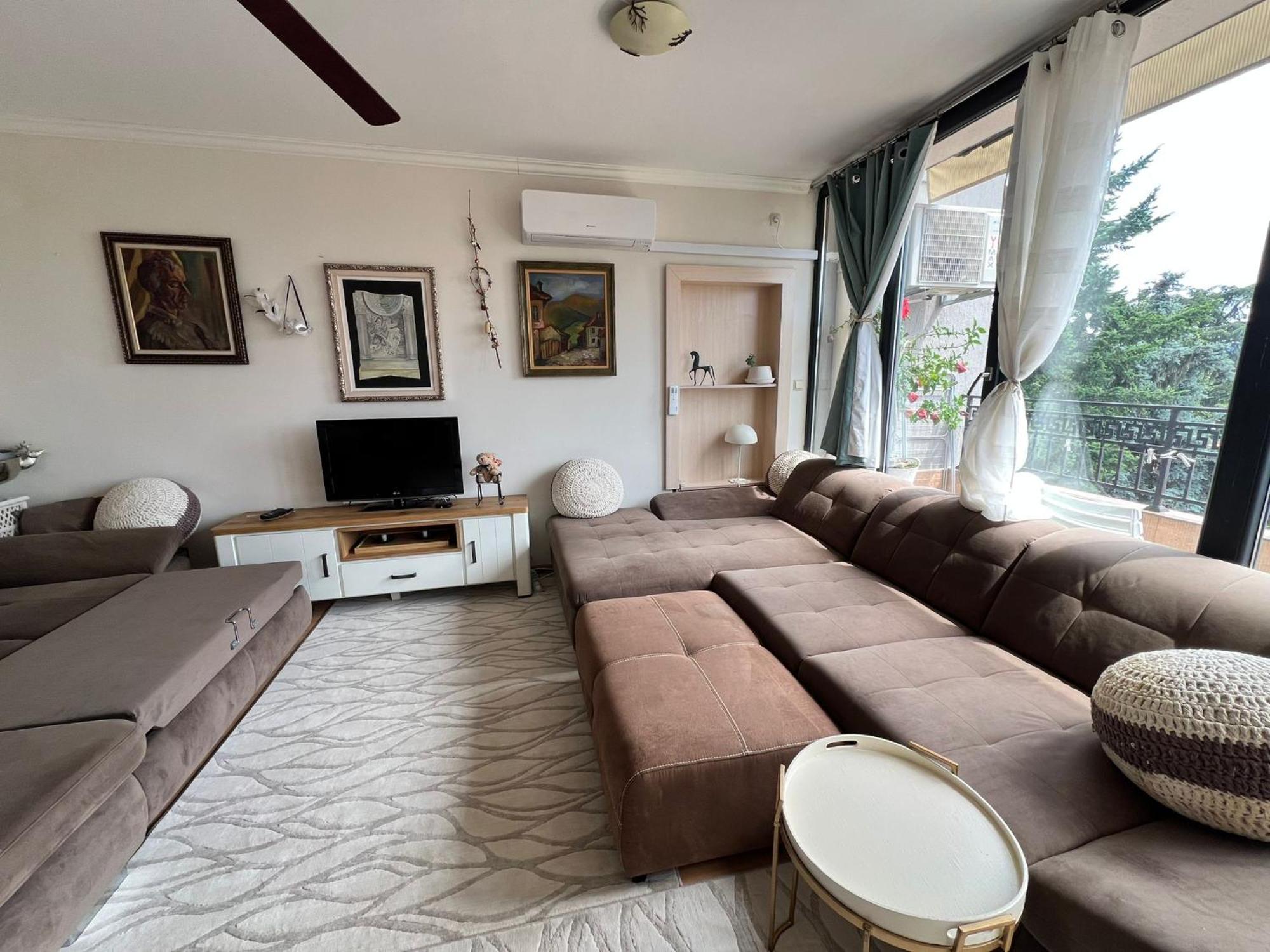 Downtown Central Apartment With Working Kitchen, City Views & Free Parking Kazanlŭk المظهر الخارجي الصورة