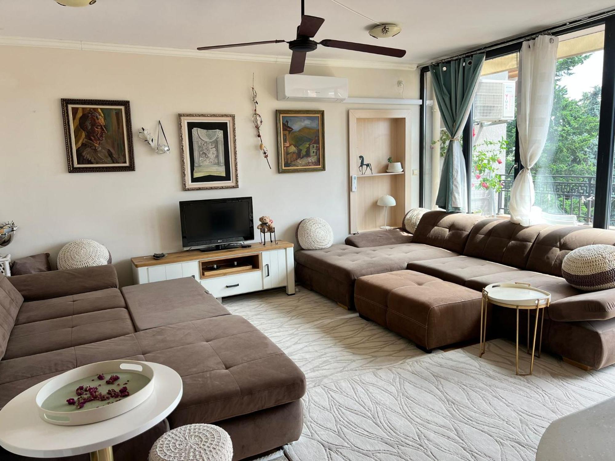 Downtown Central Apartment With Working Kitchen, City Views & Free Parking Kazanlŭk المظهر الخارجي الصورة