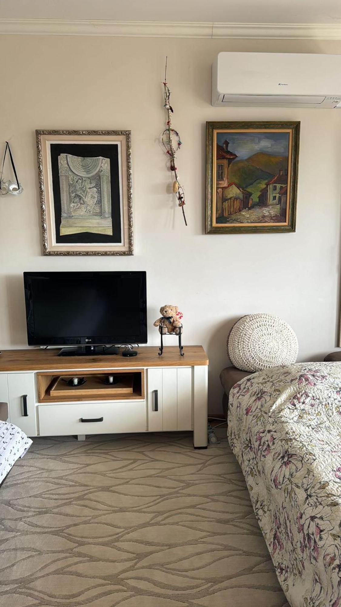 Downtown Central Apartment With Working Kitchen, City Views & Free Parking Kazanlŭk المظهر الخارجي الصورة